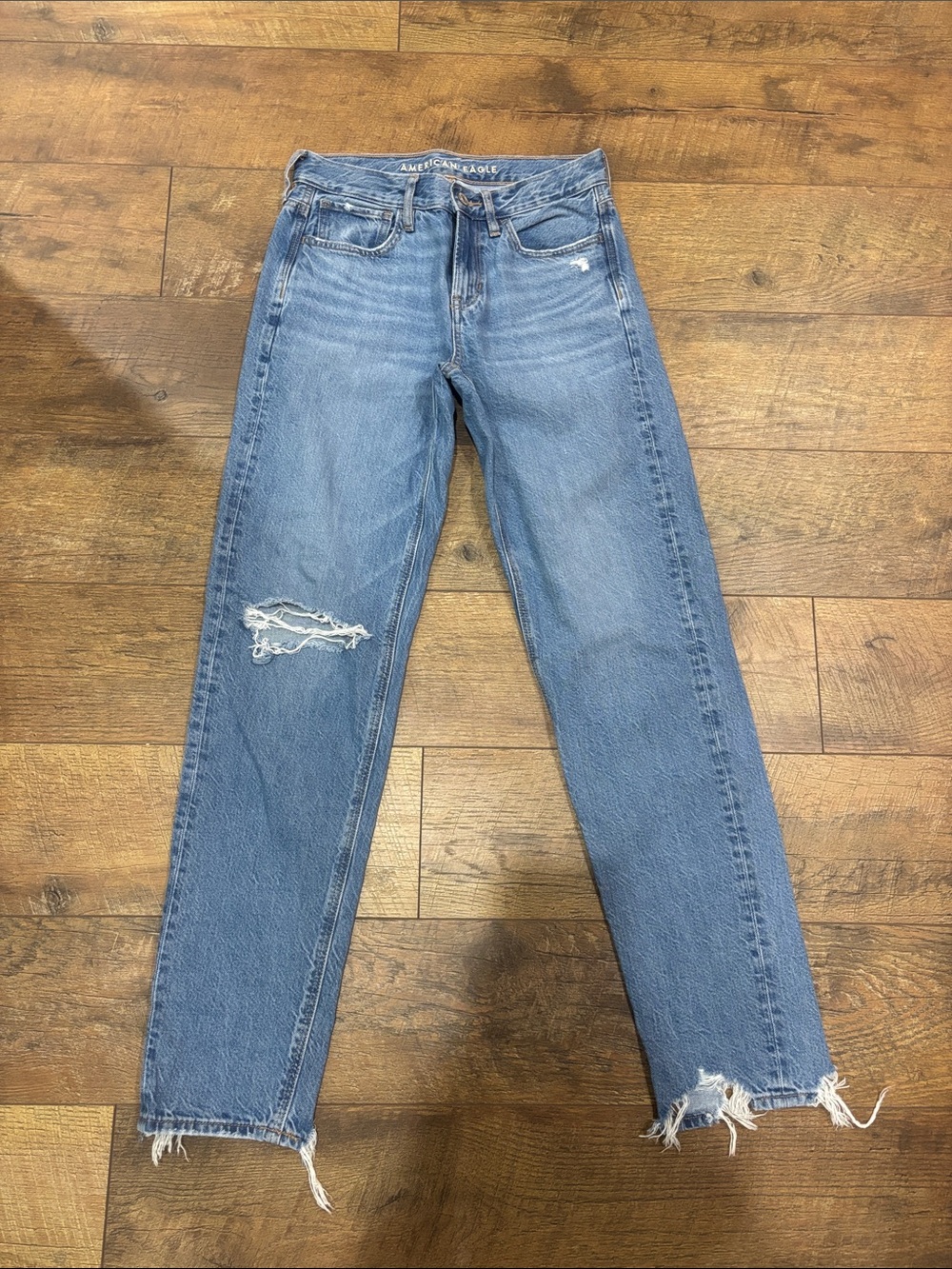 American Eagle Outfitters Light Blue 90’s Straight-Leg Distressed Jeans